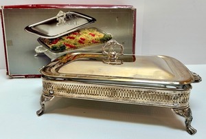 lot 62 image: Town Court Silver-Plated Buffet Server with Pyrex Insert and Lid