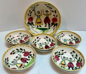 lot 70 image: Set of 6 Vintage Hand-Painted Folk Art Ceramic Bowls