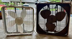lot 138 image: Lot of 2 Box Fans - AeroSpeed and Vintage Breeze-All