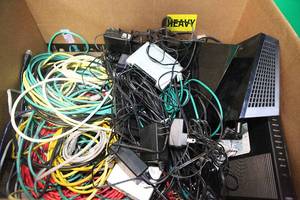 lot 017 image: Networking Extravaganza - Routers, Switches, Cables