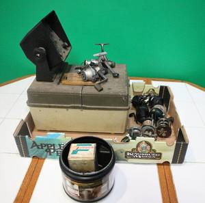 lot 044 image: Humminbird Super Sixty and Fishing Reels