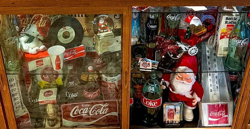 lot 30AA image: Coca-Cola Collectors Prelude Auction A Nibble of this Coke Collectors Treasure Trove