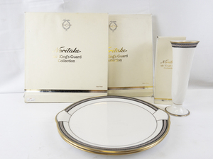 lot 63 image: Noritake Kings Guard Collection Bud Vase and Cake Plates Set