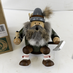 lot 124 image: KWO Woodcutter Smoker Figurine with Box and Paperwork