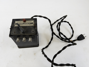 lot 17 image: Lionel Multi-Control Transformer Type 1041 Model Train Power Supply (Untested)