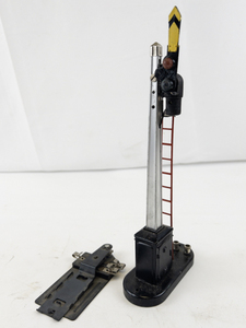 lot 24 image: Lionel No. 153C Automatic Accessory Contactor with Semaphore Signal