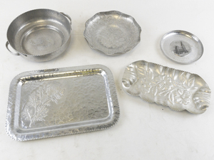 lot 172 image: Set of 5 Vintage Hammered Aluminum Trays and Bowls Assorted Designs