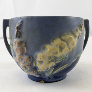 lot 175 image: Roseville Pottery Foxglove Pattern Two-Handled Vase