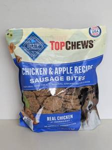 lot 60 image: BLUE DIAMOND TOP CHEWS CHICKEN & APPLE RECIPE SAUSAGE BITES