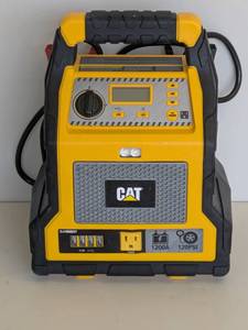 lot 88 image: NEW CAT BATTERY CHARGER