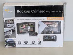 lot 92 image: YADA BACKUP CAMERA W 5 DASH MONITOR