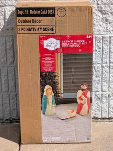 lot 98 image: NEW OUTDOOR DECOR 3PC. NATIVITY SCENE