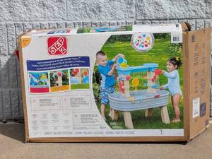 lot 100 image: STEP 2 RAIN SHOWERS & FLOW WATER TABLE