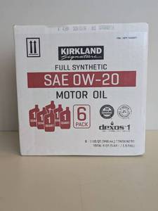 lot 114 image: KIRKLAND SIGNATURE FULL SYNTHETIC SAE OW-20 MOTOR OIL 6PK.