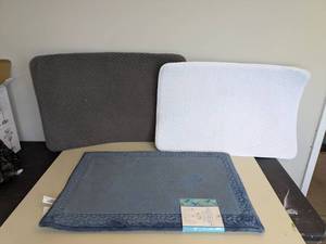 lot 159 image: (3) ASSORTED BATHROOM GEL MATS