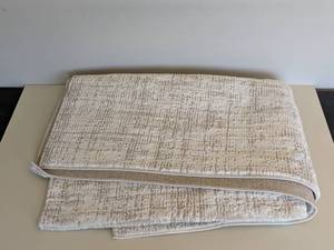 lot 163 image: MOHAWK AREA RUG (CREAM)
