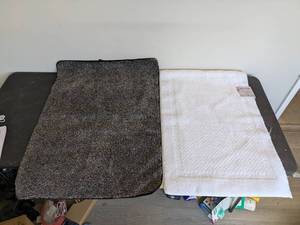 lot 164 image: (2) BATHROOM RUGS (CHARCOAL  WHITE)