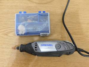 lot 47 image: Dremel w Attachment kit