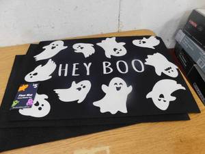 lot 137 image: Halloween IndoorOutdoor Rug