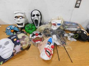 lot 160 image: Halloween Lot