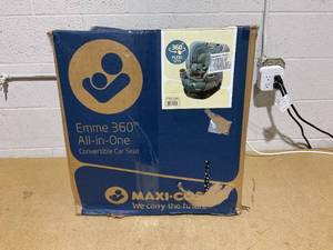 lot 94 image: Maxi-Cosi Emme 360 Rotating Convertible Car Seat