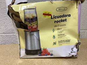 lot 405 image: Bella Personal 285-Watt Rocket Blender