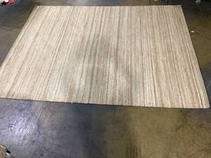 lot 412 image: Tan Indoor Area Rug