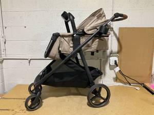 lot 61 image: Evenflo Shyft Intuiti Stroller