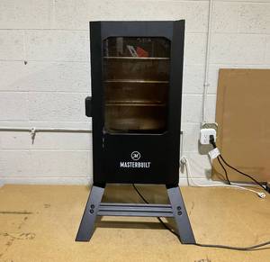 lot 64 image: Masterbuilt Digital Electric Smoker MB20070421