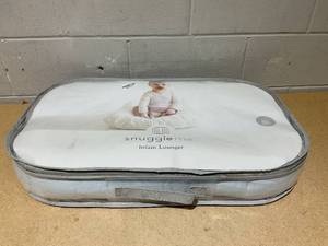 lot 214 image: Snuggle Me Organic Lounger, Bluebell Color