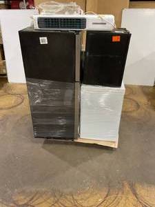 lot 903 image: Wholesale Pallet of Miscellaneous Items