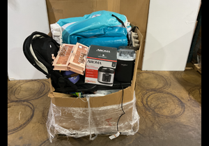 lot 907 image: Wholesale Pallet of Miscellaneous Items