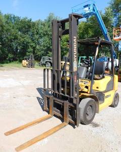 lot 5 image: 2013 Hyundai 25L-7A LP Forklift