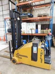 lot 23 image: 2015 Big Joe CB-22-128 Counterbalance Stacker - For Repair