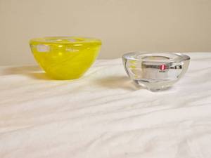 lot 15 image: Iittala & Kosta Bota Art Glass Candle Holders