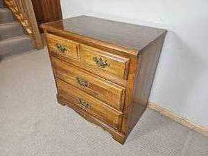 lot 64 image: Traditional Three Drawer Dresser from Dixie Furniture