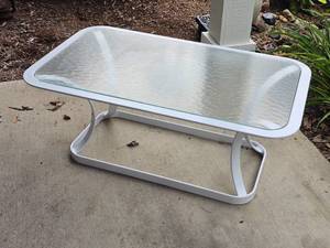 lot 54 image: White Powder Coated Aluminum Cocktail Table