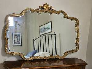 lot 68 image: Stunning Gilt French Provencial Mirror with Scalloped Detail