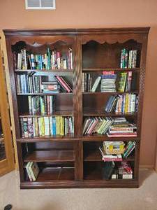 lot 9 image: Colonial Crown Bookcase Pair