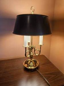 lot 12 image: Polished Brass Bouillotte Desk Lamp