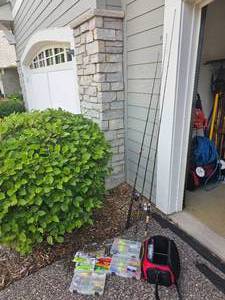 lot 154 image: Fishing Tackle & Rod Bundle