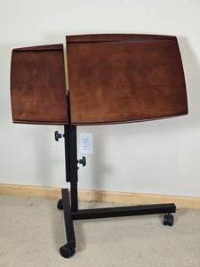 lot 86 image: Telescoping Personal Workstation Table