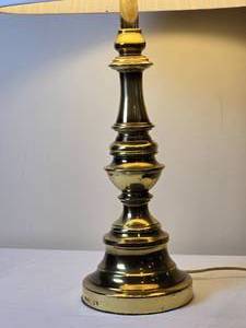 lot 30 image: Vintage Brushed Brass Table Lamp