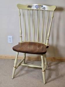 lot 88 image: French Vanilla Painted Farmhouse Chair