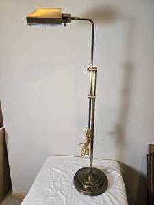 lot 139 image: Elegant Adjustable Brass Reading Floor Lamp - A