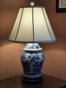 lot 6 image: Gorgeous Blue Floral Chinese Ginger Jar Table Lamp