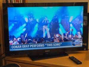 lot 162 image: Sony 40 LCD TV - KDL-40EX501