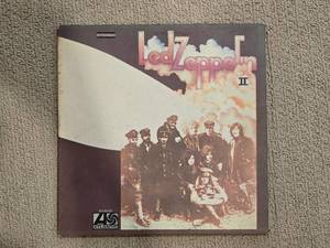 lot 47M image: Classic Vinyl LPs - Led Zeppelin - Led Zeppelin II
