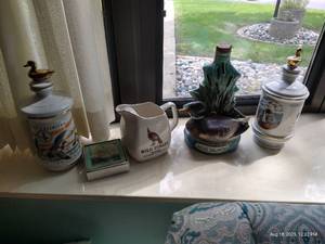 lot 7 image: Duck & Fowl Decanters, Pitcher, Etc.