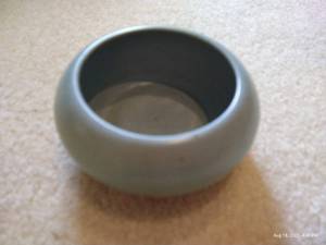 lot 37 image: UND Shallow Blue Pottery Bowl